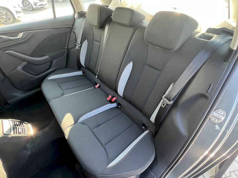 Škoda Scala (2025) Selection 1.0TSi 85kW 6°manuál - fotka 14 z 30