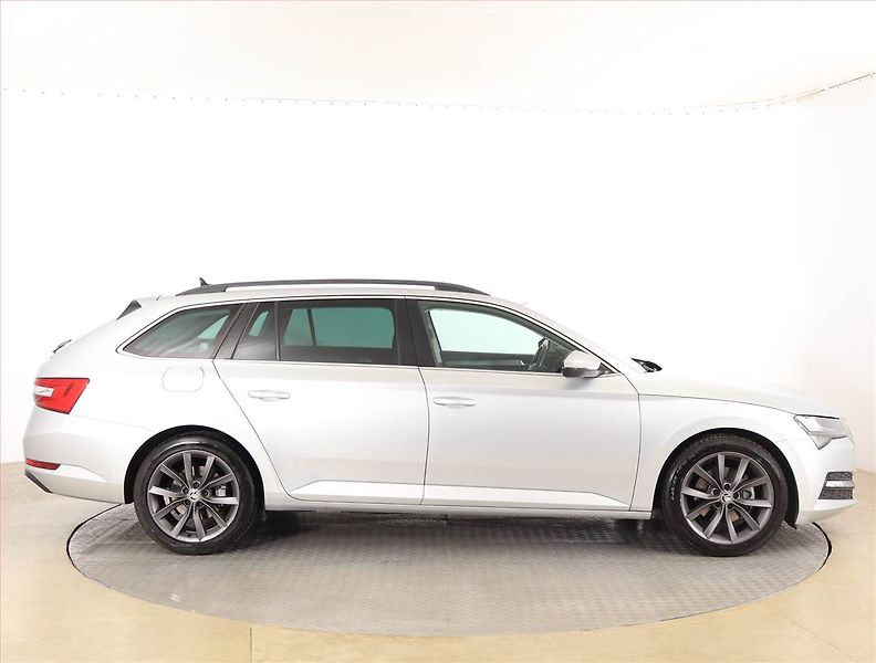 Škoda Superb (2019) Ambition Plus 2.0 TDI, Automat - fotka 6 z 19