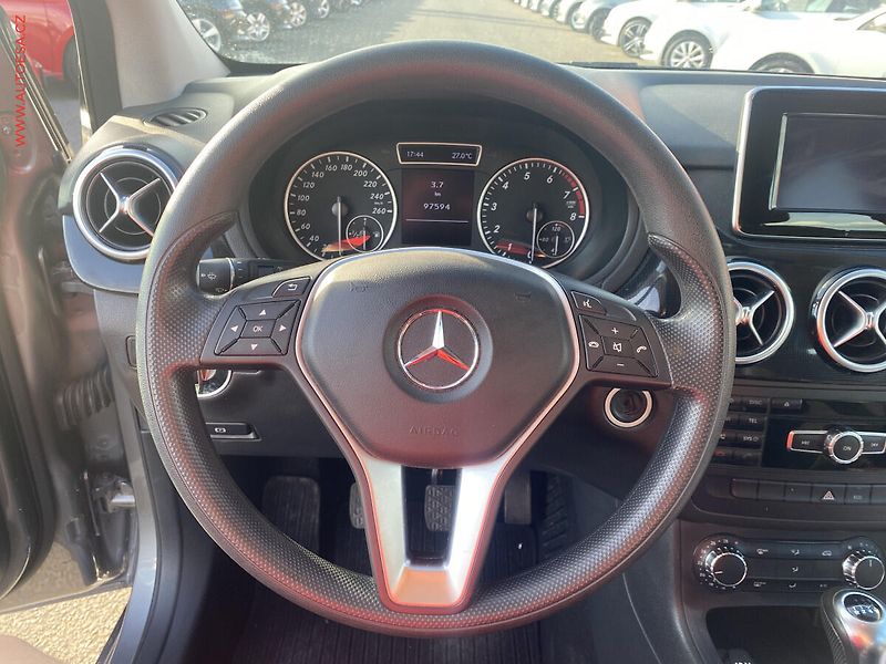 Mercedes-Benz Třídy B (2012) 1.6 i B180, Navi, kamera - fotka 11 z 18