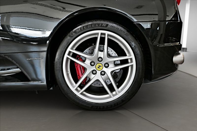 Ferrari F430 4,3 F1 V8 - fotka 8 z 18