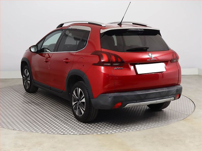 Peugeot 2008 (2018) 1.2 PureTech, ČR,1.maj - fotka 4 z 12