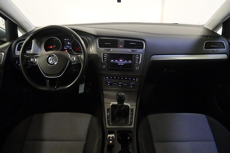Volkswagen Golf - fotka 5 z 29