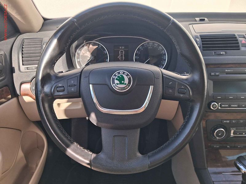 Škoda Octavia (2013) 1.4 TSi, Elegance, DSG, xenon - fotka 11 z 18