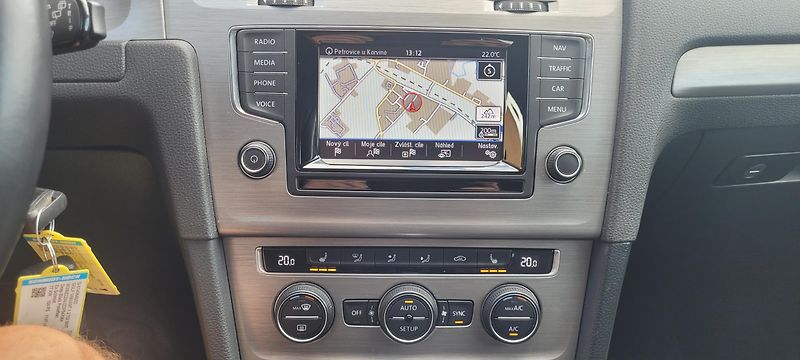 Volkswagen Golf (2014) 1,2TSi 77kW benzín DSG Comfort - fotka 23 z 38