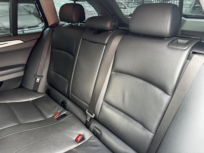BMW Řada 5 (2012) 530XD M-paket - fotka 27 z 29