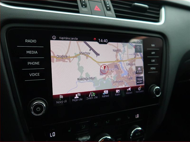 Škoda Octavia (2018) RS 2.0 TSI, Automat, Navi - fotka 20 z 23