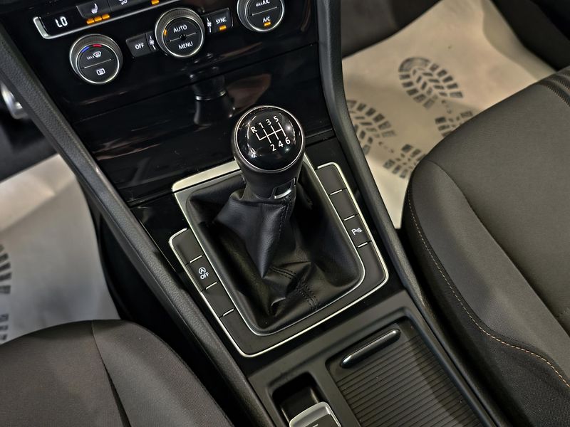 Volkswagen Golf VARIANT 1.4 TSi 92kW ALLSTAR - fotka 14 z 22