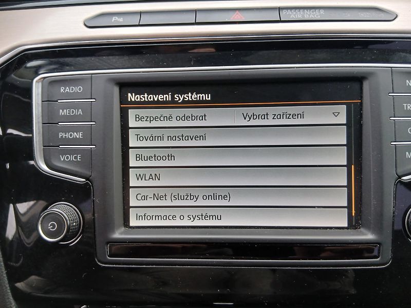 Volkswagen Passat 2.0 TDI, Highline, DSG - fotka 37 z 48