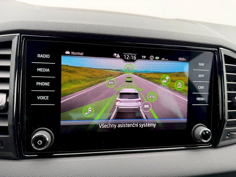 Škoda Karoq (2025) 1.5 TSI 110KW DSG SportLine - fotka 17 z 35