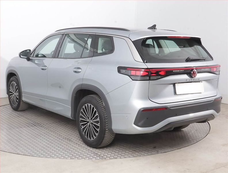 Volkswagen Tayron (2025) 1.5 eTSI - fotka 4 z 21