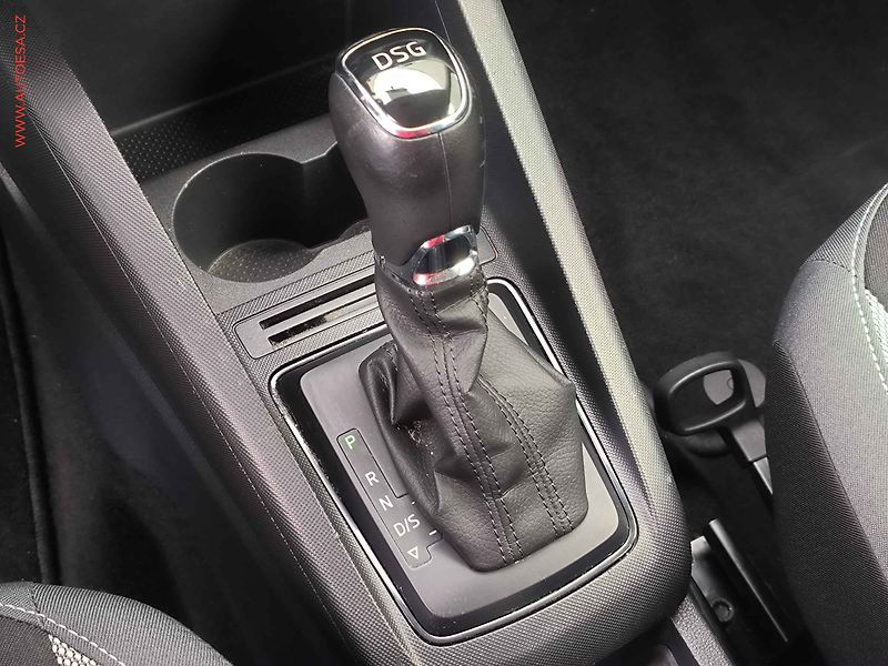 Škoda Fabia (2016) 1.2 TSi, Ambition, DSG, +kola - fotka 15 z 22