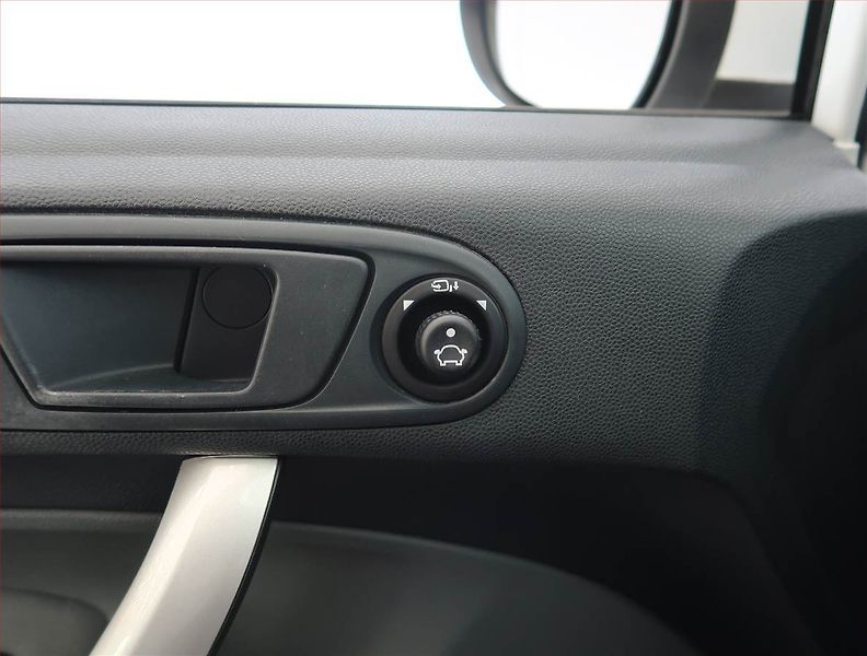 Ford Fiesta (2011) 1.4, Automat, Serv.kniha - fotka 18 z 18