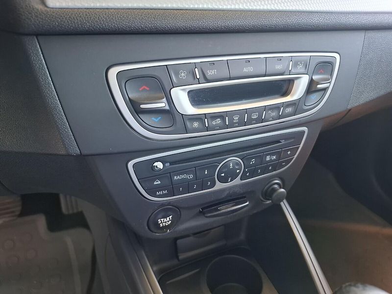 Renault Mégane 1.6 16V 81KW 2012 - fotka 11 z 12