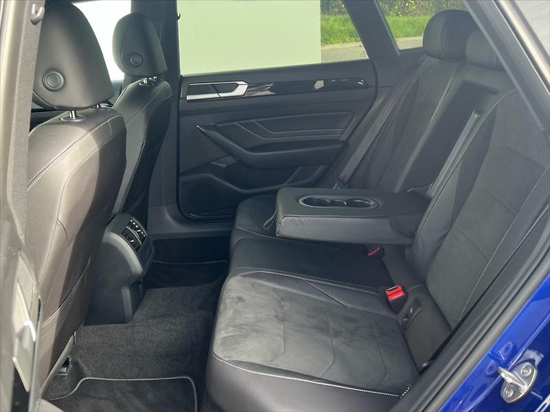 Volkswagen Arteon Shooting Brake 2,0 TDi 110kW 7DSG R-Line - fotka 13 z 28
