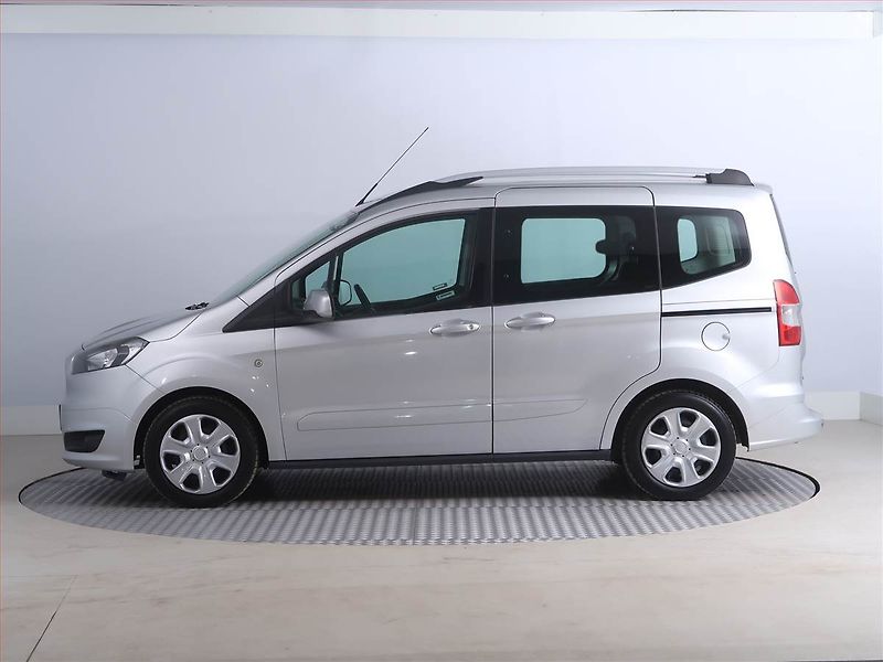 Ford Tourneo Courier (2017) Trend 1.0 EcoBoost, 5Míst, ČR - fotka 3 z 16
