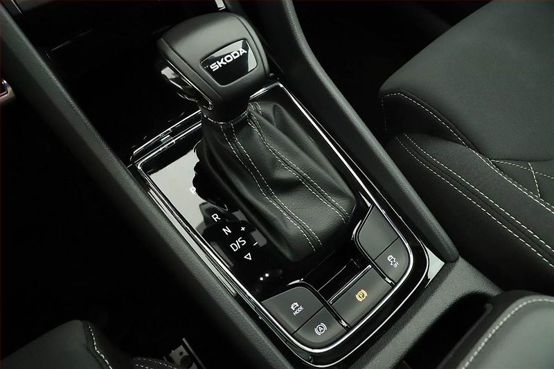 Škoda Karoq (2025) 2.0 TDI, SPORTLINE, DPH - fotka 17 z 21