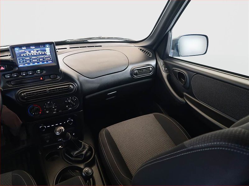 Lada Niva (2021) Urban 1700 i, LPG, 4X4 - fotka 8 z 15