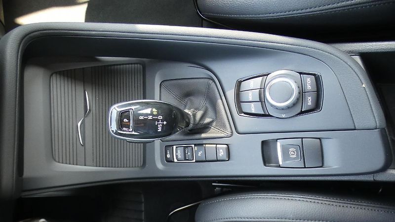 BMW X1 xDrive 25i Advantage Aut. - fotka 17 z 22