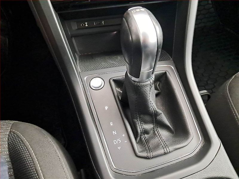 Volkswagen Touran (2017) 1.6 TDI, Automat, Tempomat - fotka 17 z 21