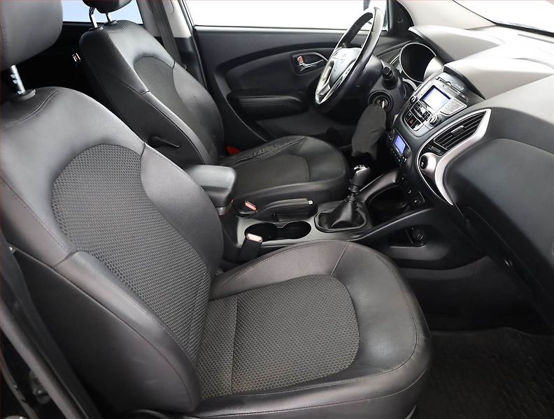 Hyundai ix35 (2013) 1.7 CRDi, nová STK, Tažné - fotka 7 z 17
