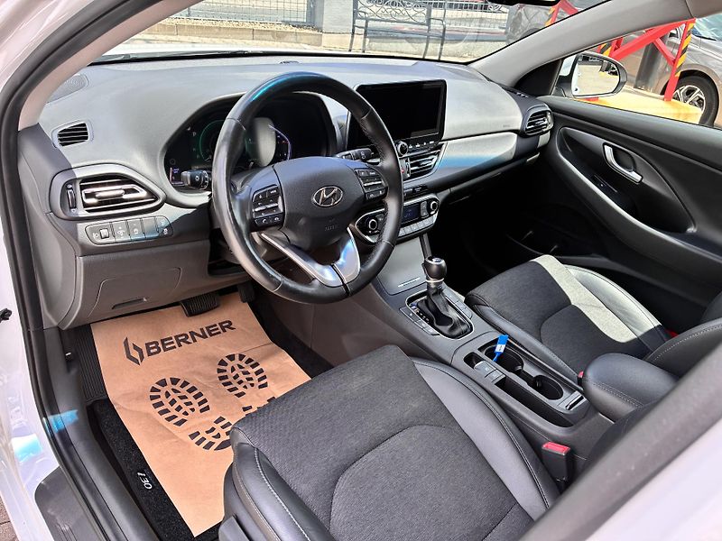 Hyundai i30 WG 1.5T-GDi 117kW DCT STYLE  - fotka 9 z 36
