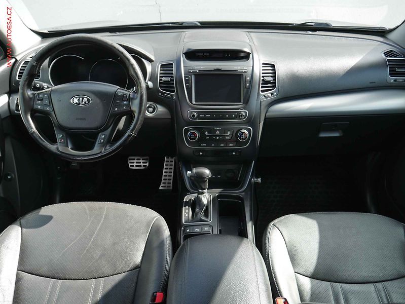 Kia Sorento (2013) 2.2 CRDi 4x4, 1.maj,ČR, AT - fotka 8 z 17