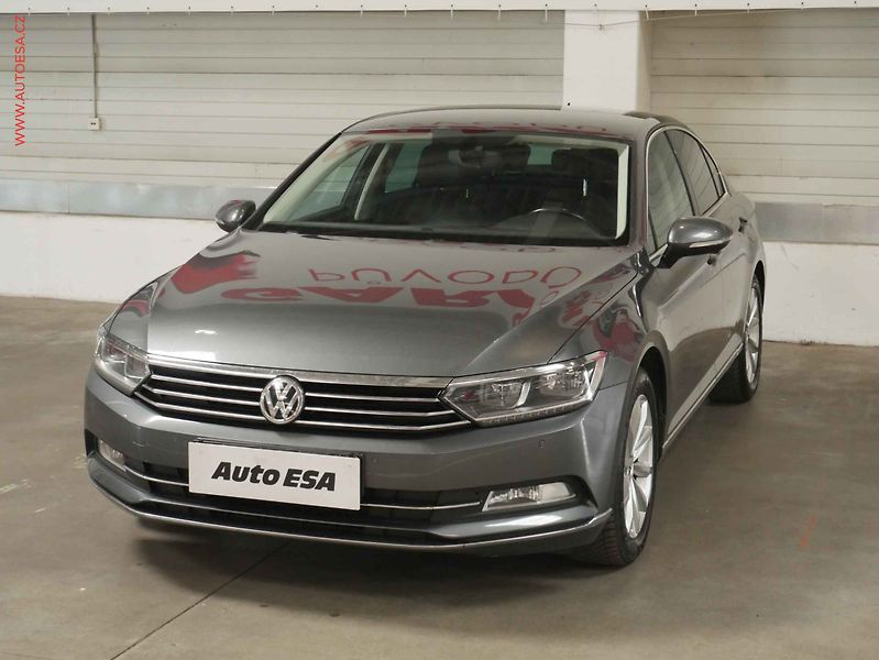 Volkswagen Passat (2017) 1.6 TDi, Navi, LED - fotka 3 z 19