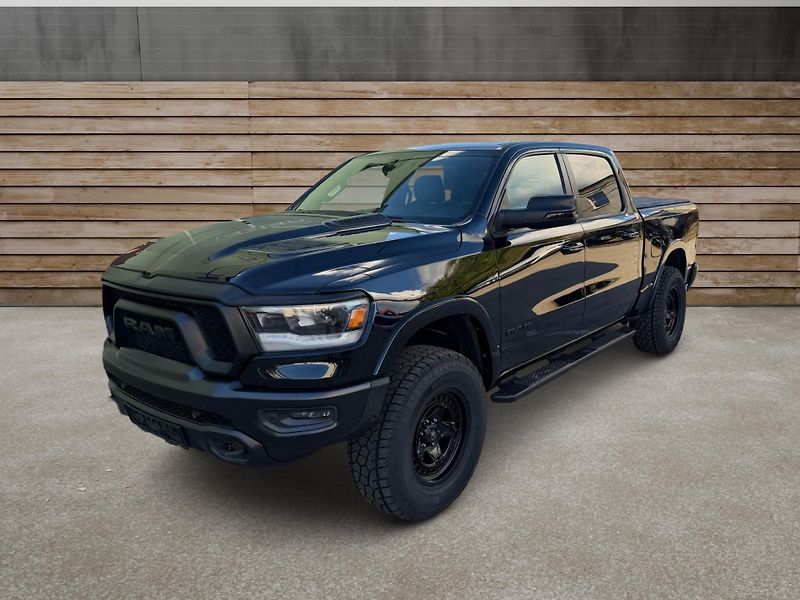 Dodge RAM (2020) +HEMI+REBEL+LIFT+PO SERVISE+ - fotka 7 z 23