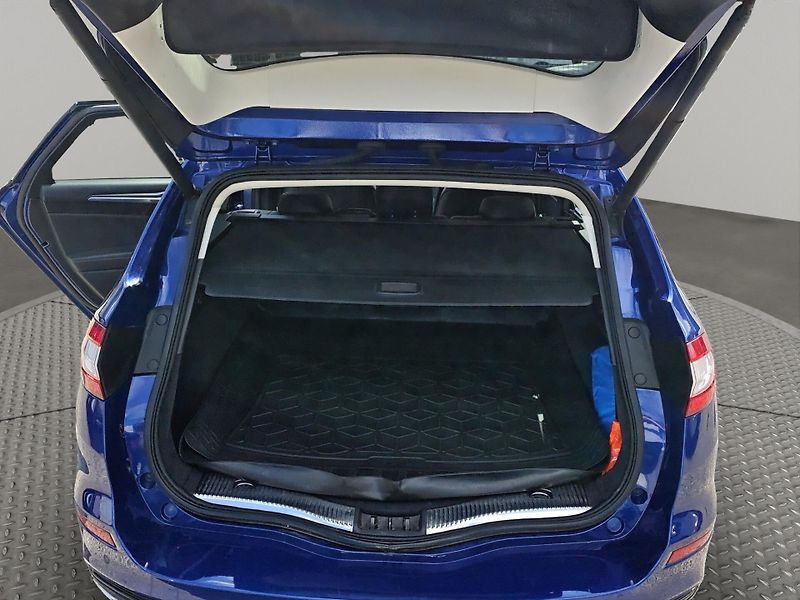 Ford Mondeo (2017) Titanium , 4x4 . čr, - fotka 13 z 13