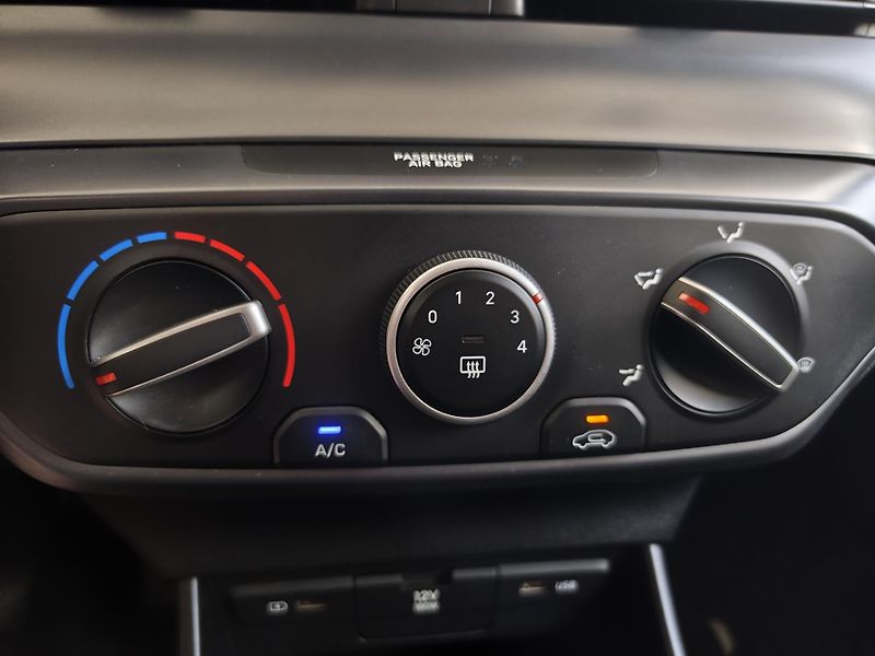 Hyundai Bayon (2021) 1.2i 62kW Smart Climate - fotka 16 z 21