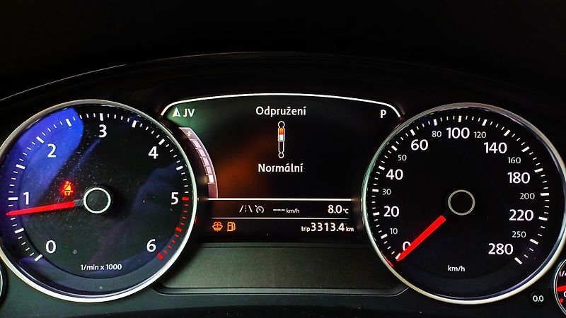 Volkswagen Touareg 3.0 TDI 193kW R-LINE-WEBASTO- - fotka 28 z 50