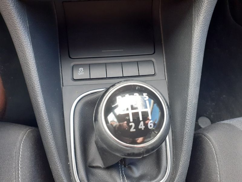 Volkswagen Golf (2011) VI 1.2 TSi - fotka 15 z 41