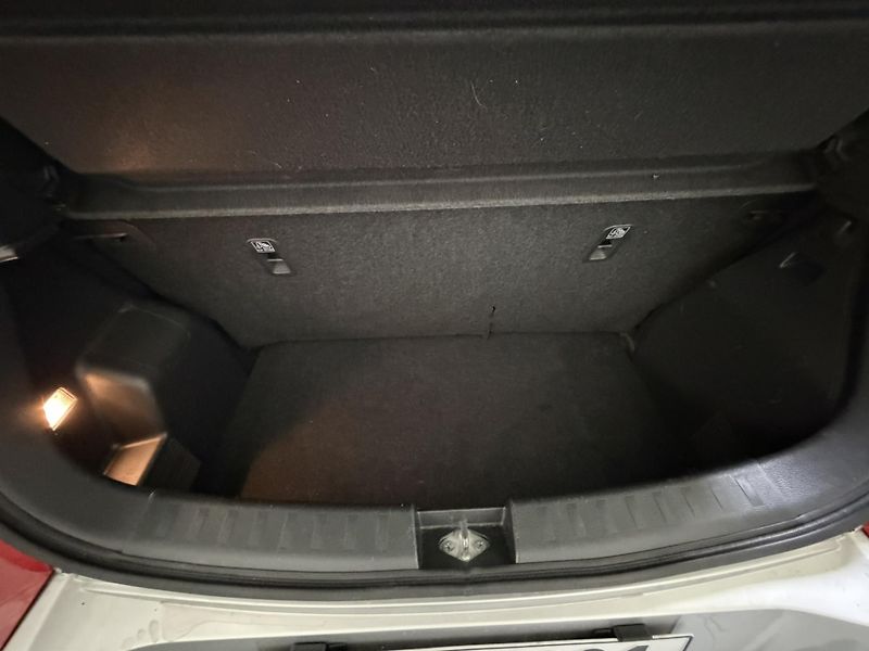 Suzuki Swift 1,6 Sport 100kW - fotka 14 z 27