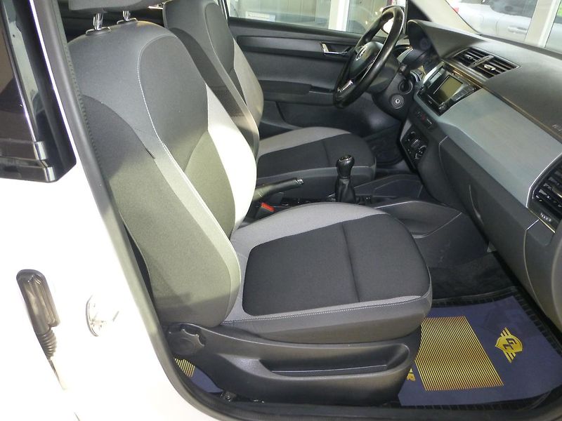 Škoda Fabia (2015) 1,2TSI-81KW**KLIMATIZACE - fotka 16 z 22