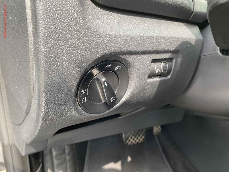 Škoda Roomster (2012) 1.2 TSi, Family, DSG - fotka 15 z 16
