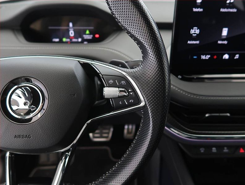 Škoda Enyaq (2023) Sportline 60 (62 kWh) - fotka 24 z 31
