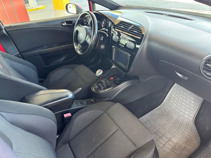 Seat Leon (2008) 2.0TDi FR - fotka 8 z 16