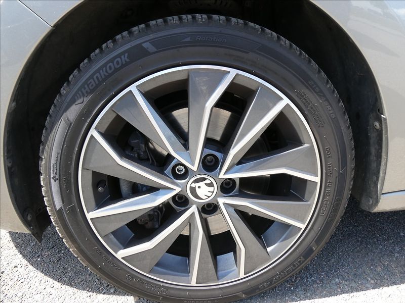 Škoda Rapid 1,4 TSi 90kW 1.majitel, DSG - fotka 17 z 41