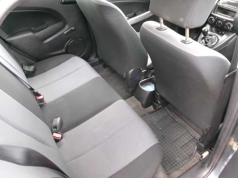 Mazda 2 (2009) 1,3i KLIMA ALU  - fotka 13 z 21