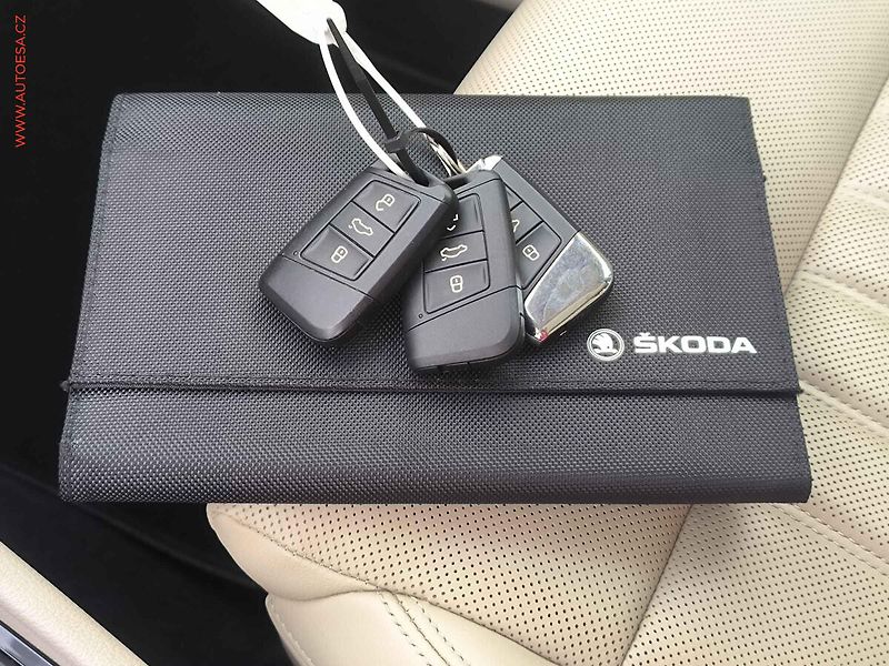Škoda Superb (2019) 2.0 TDi 4x4, 2.maj,ČR, L&K - fotka 34 z 34