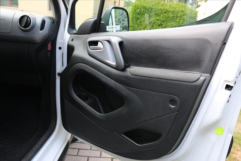 Citroën Berlingo 1,6 Multispace, Tažné , ČR - fotka 25 z 40