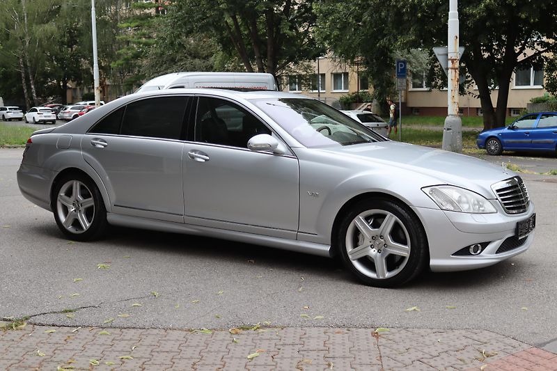 Mercedes-Benz Třídy S S 600 L 5.5 V12 AMG 380kW - fotka 8 z 50