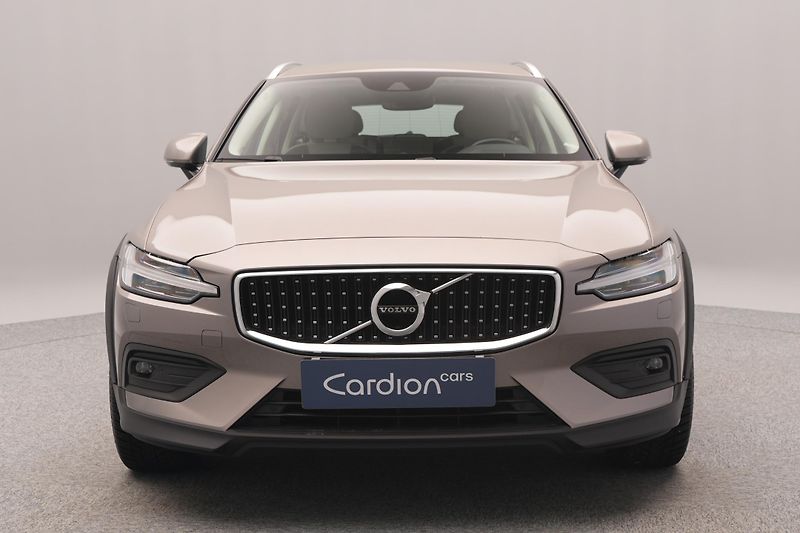 Volvo V60 CC D4 AWD MOMENTUM POLESTAR  - fotka 15 z 40