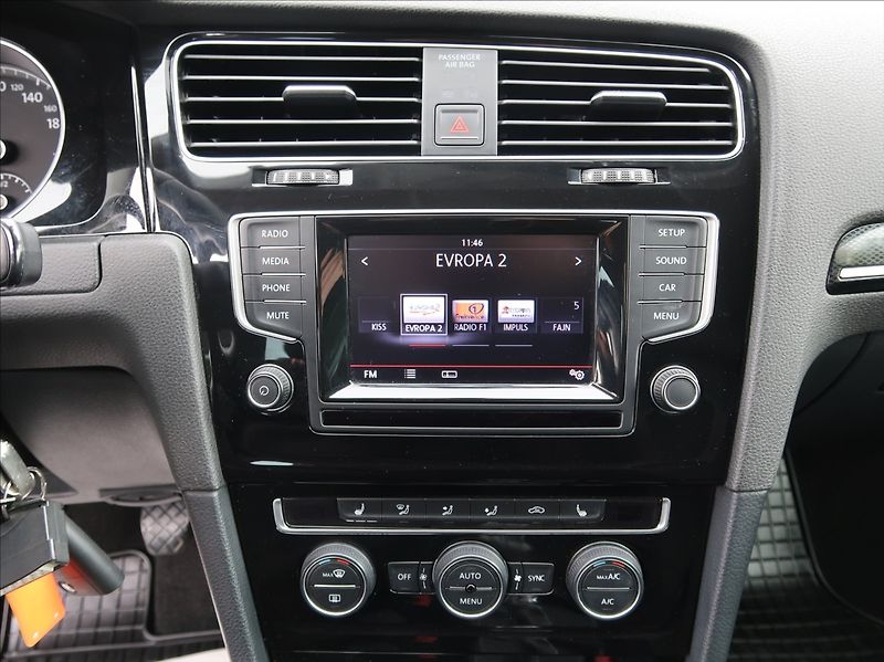 Volkswagen Golf 1,4 TSi,103kW,1majČR,Aut.klima - fotka 14 z 23