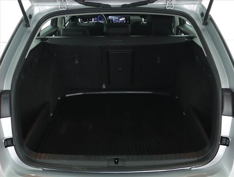 Škoda Octavia (2023) Ambition 2.0 TDI, ČR,1.maj - fotka 13 z 15