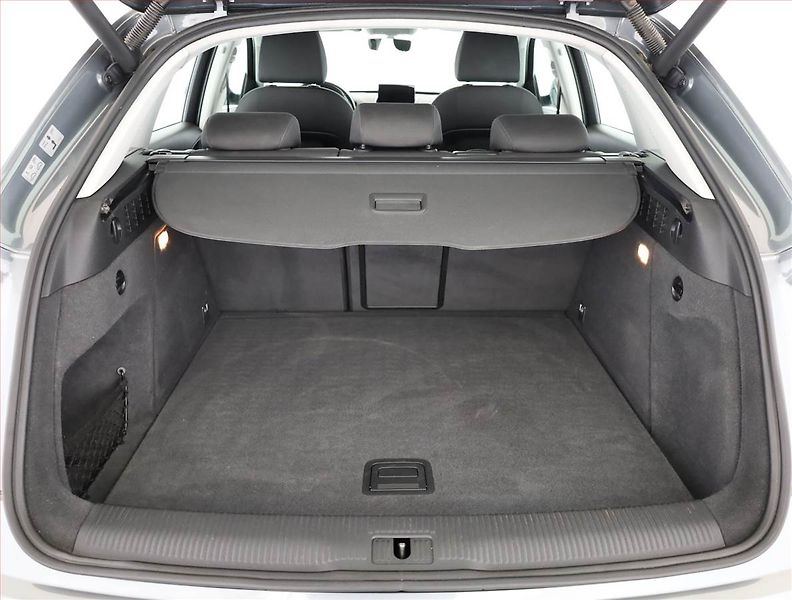Audi Q3 (2016) 2.0 TDI, Serv.kniha, Navi - fotka 19 z 20