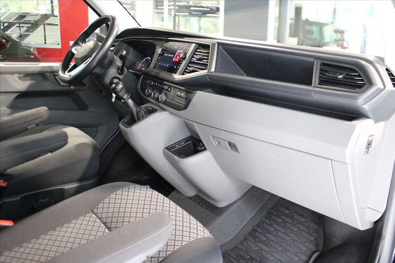 Volkswagen Caravelle T6.1 TDi 110kW 4MOTION ACC/Taž - fotka 15 z 22