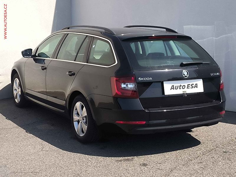 Škoda Octavia (2018) 1.6TDi, ČR, Style, DSG, LED - fotka 6 z 22