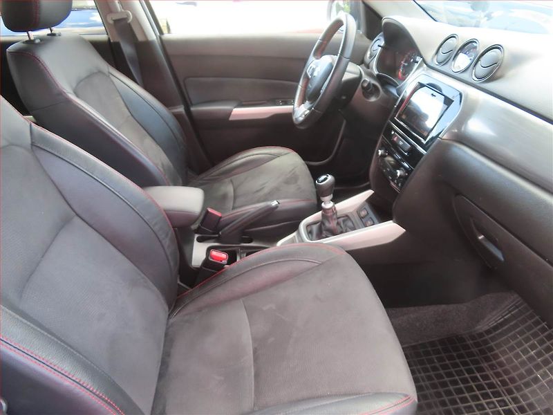 Suzuki Vitara (2018) 1.4 BoosterJet, Serv.kniha - fotka 9 z 21