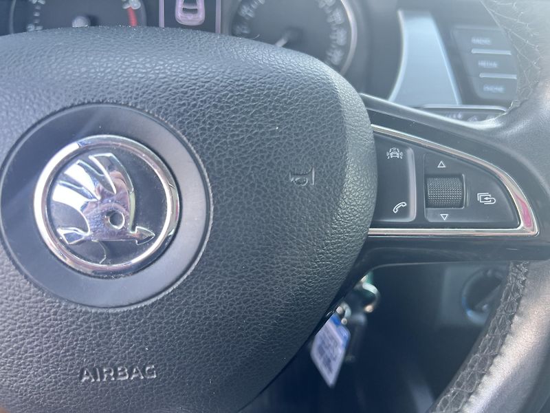 Škoda Fabia 1.0TSi 70kw TEMPOMAT TAŽNÉ ALU - fotka 20 z 44